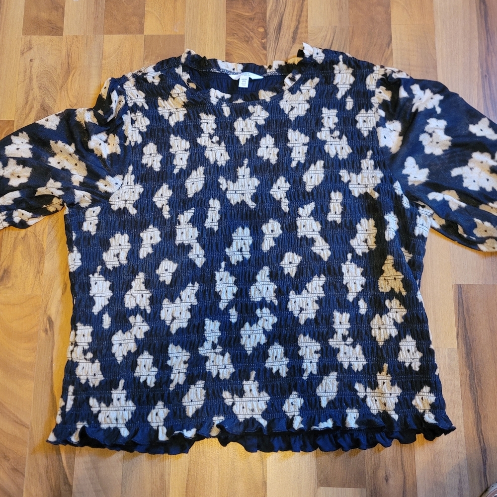 Time and Tru Black and Cream Floral Blouse